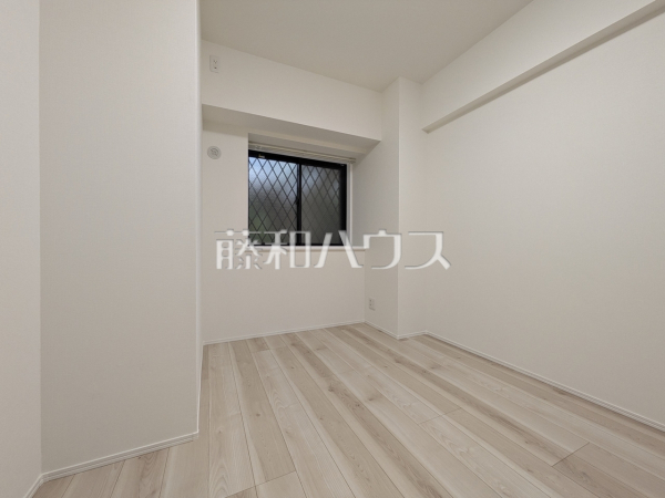 居室　【ベルジュール三鷹】