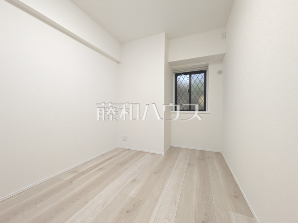 居室　【ベルジュール三鷹】