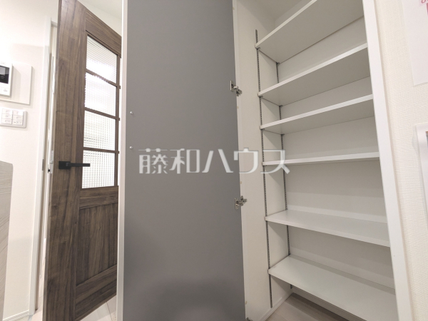 収納　【ベルジュール三鷹】