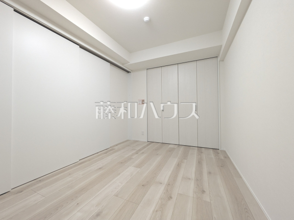 居室　【ベルジュール三鷹】