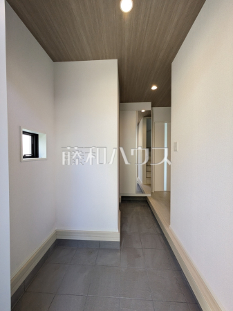 玄関ホール　【朝霞市浜崎４丁目】