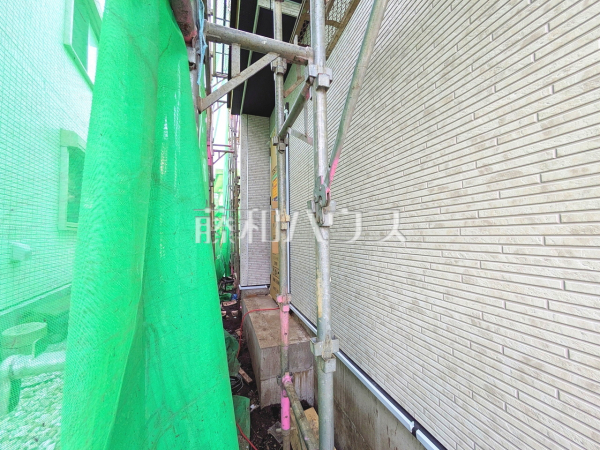 1号棟　玄関　【日野市神明３丁目】