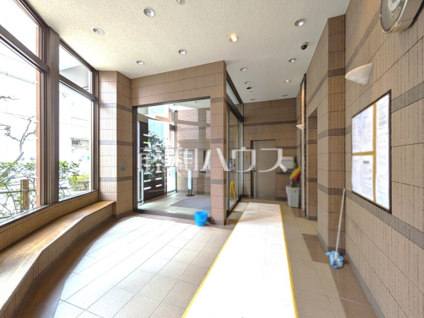 ロビー　【ルネグランステージ志木Ⅱ】