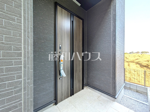 玄関　【朝霞市根岸台７丁目】