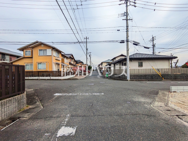 接道状況および現場風景　【小牧市城山５丁目】