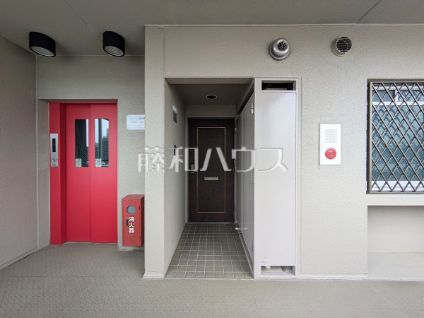 共用部廊下　【シャレール新座】