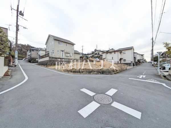 接道状況および現場風景　【八王子市絹ケ丘２丁目】