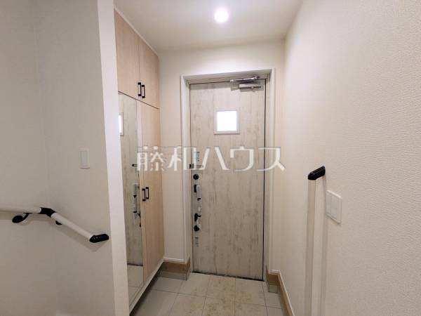 1号棟　玄関　【福岡市南区屋形原２丁目】
