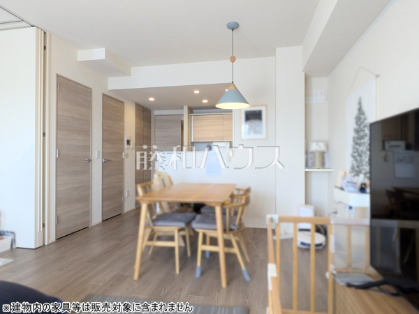 リビング　【Brillia City三鷹】