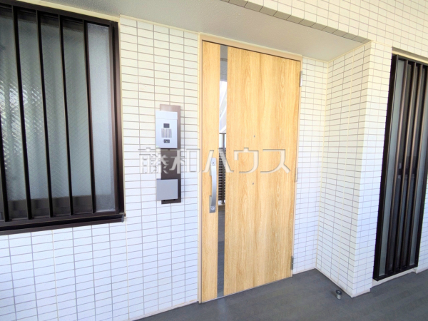 玄関　【Brillia City三鷹】