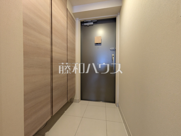 玄関　【Brillia City三鷹】