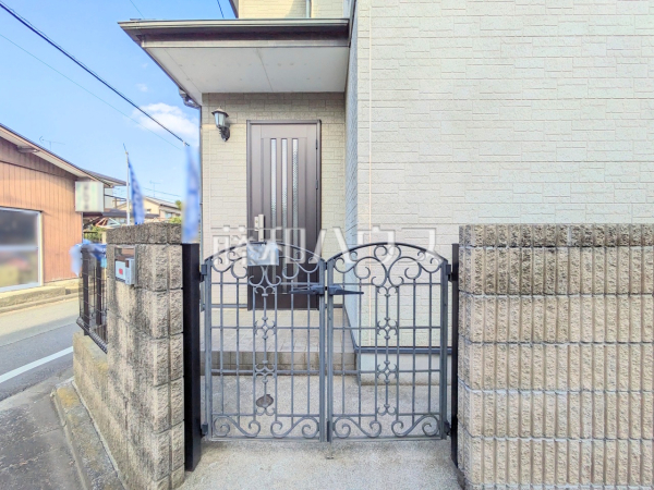 玄関　【昭島市美堀町２丁目】