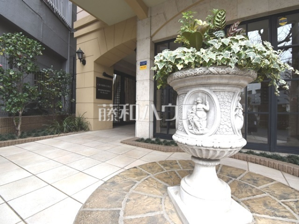 エントランス　【グランシティ西荻窪La Avenue】