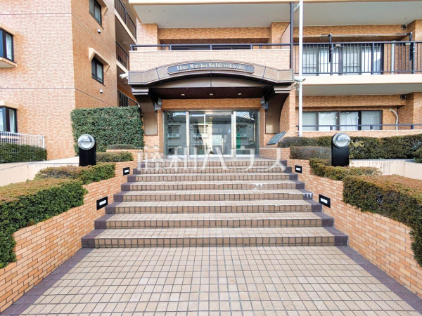 エントランス　【ライオンズマンション小平栄町】