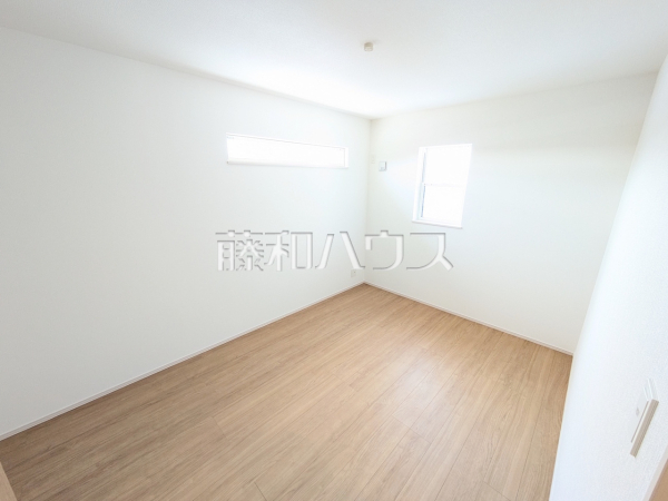 居室　【小牧市古雅４丁目】