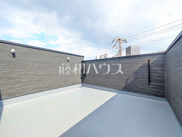 ルーフバルコニー　【板橋区仲町】