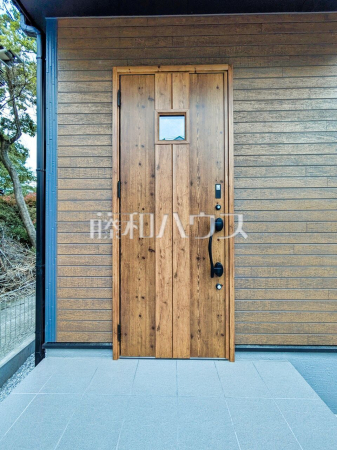 玄関　【八王子市元八王子町２丁目】