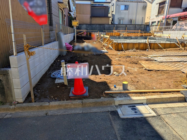 C号棟　外観(敷地入口)　【三鷹市新川１丁目】