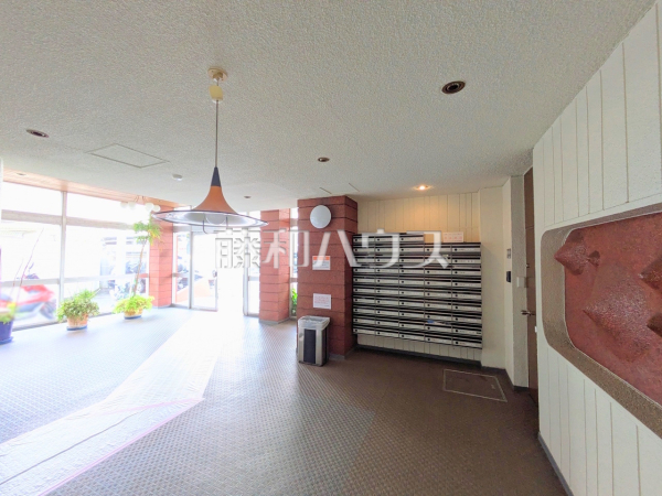 エントランス　【ヴィラロイヤル東中野】