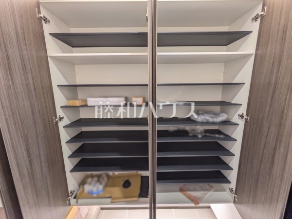玄関収納　【名古屋市北区大杉町７丁目】
