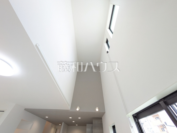 リビングの吹き抜け　【名古屋市北区大杉町７丁目】