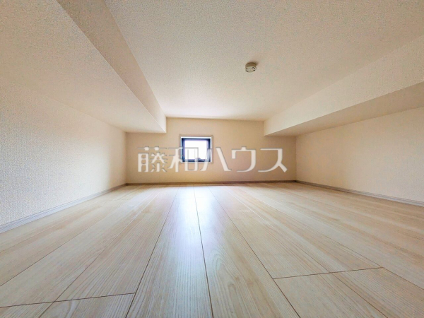 小屋裏収納　【新座市石神１丁目】