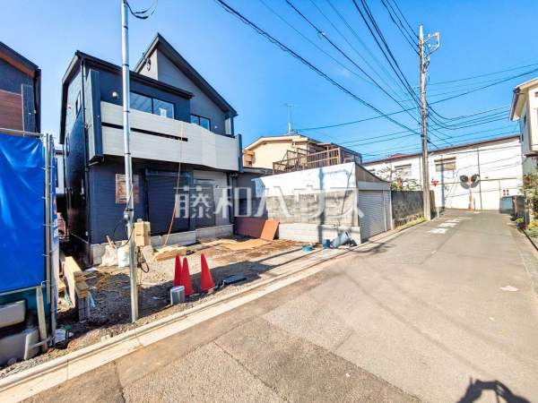 接道状況および現場風景　【東大和市新堀１丁目】 平日のご案内も可能です。まずはお気軽にお問合せ下さいませ。 