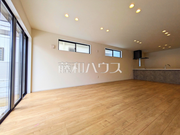 リビング　【西東京市向台町６丁目】