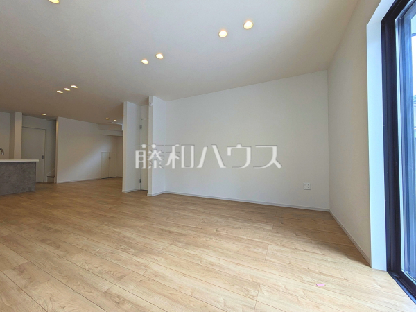 リビング　【西東京市向台町６丁目】