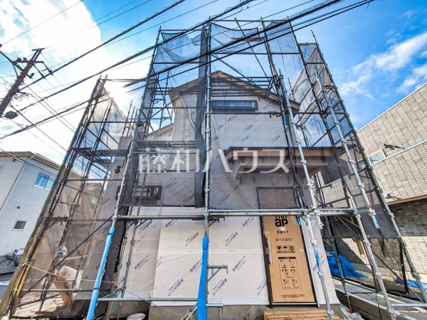 外観　【新座市石神５丁目】 ここに住む方を想像して、着々と建築しております！ 