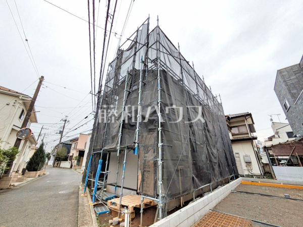 外観　【新座市石神５丁目】 ここに住む方を想像して、着々と建築しております！ 