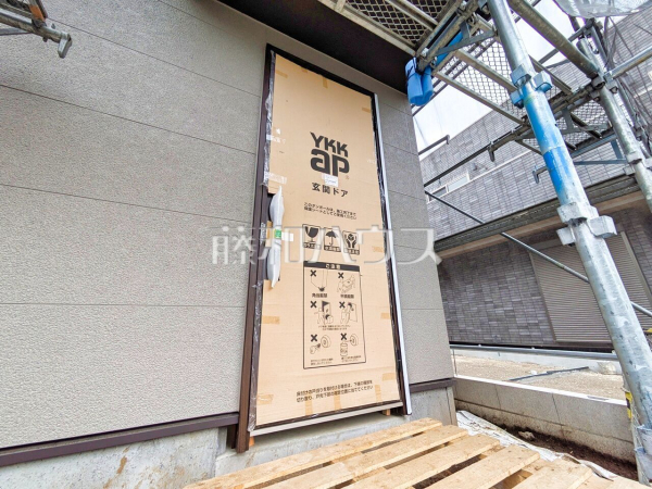 玄関　【新座市石神５丁目】