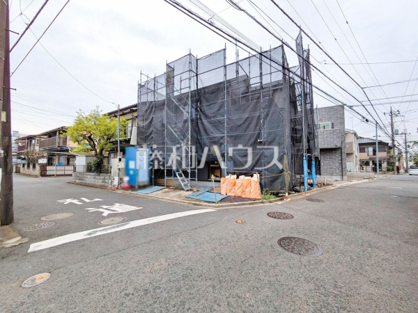 接道状況および現場風景　【新座市石神５丁目】 お住まい探しは、家の良し悪しだけでなく周辺環境も重要なポイントです。ぜひ一度お客様の目でご覧ください。 