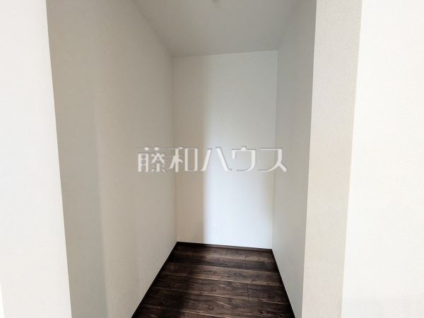 1号棟　パントリー　【日野市西平山３丁目】