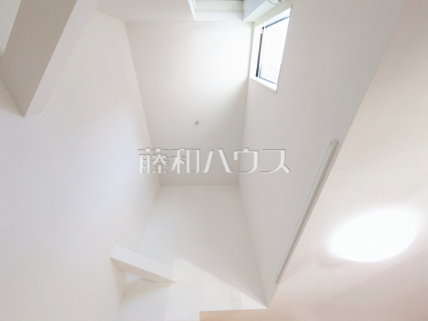 1号棟　リビング吹き抜け　【名古屋市北区山田４丁目】