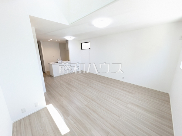 2号棟　リビング　【名古屋市北区山田４丁目】