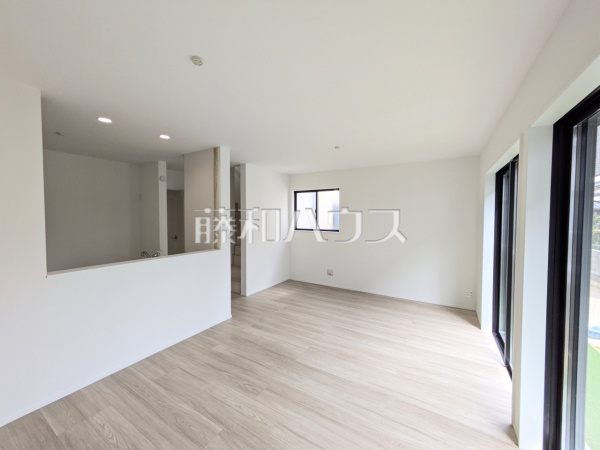 A号棟　リビング　【福岡市東区青葉７丁目】