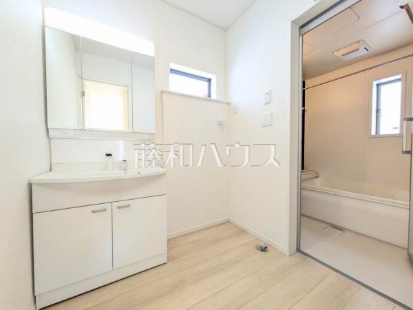 3号棟　洗面室　【うるま市塩屋】