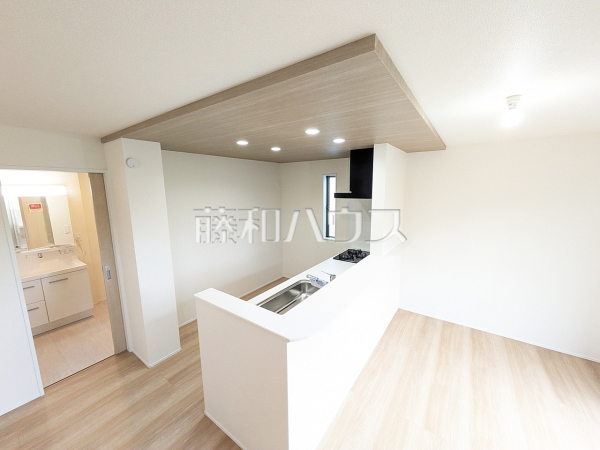 2号棟　キッチン　【南城市玉城字糸数】