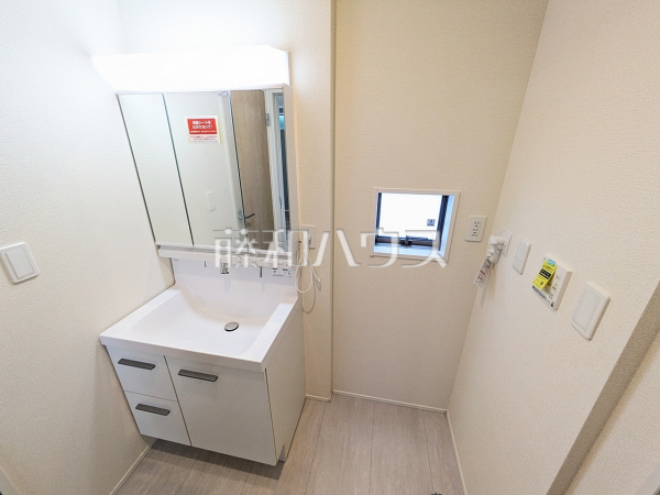 2号棟　洗面室　【南城市玉城字糸数】