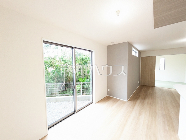 2号棟　リビング　【南城市玉城字糸数】