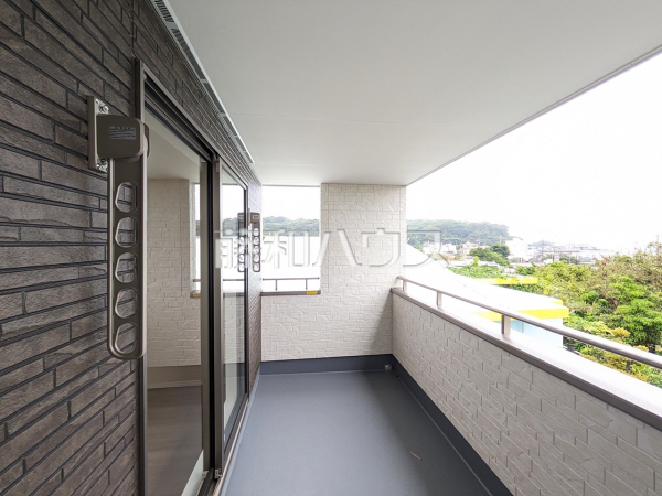 2号棟　バルコニー　【南城市玉城字糸数】