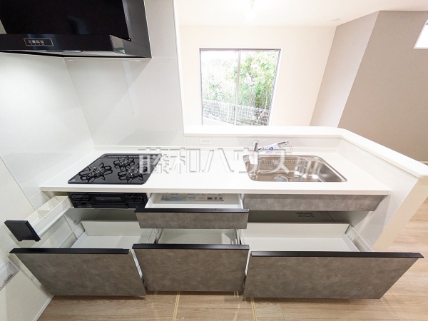 2号棟　キッチン　【南城市玉城字糸数】