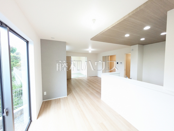 2号棟　リビング　【南城市玉城字糸数】