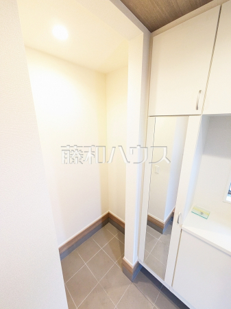 2号棟　シューズクローゼット　【南城市玉城字糸数】