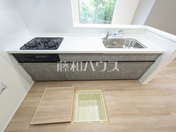 2号棟　キッチン　【南城市玉城字糸数】