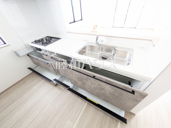 C号棟　キッチン　【与那原町字与那原】