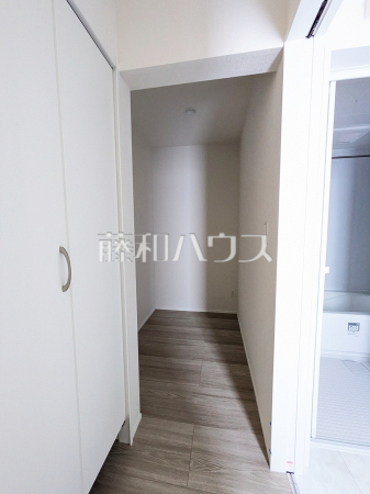 D号棟　パントリー　【与那原町字与那原】