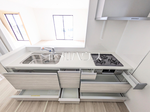 D号棟　キッチン　【与那原町字与那原】