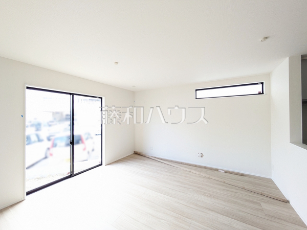 D号棟　リビング　【与那原町字与那原】